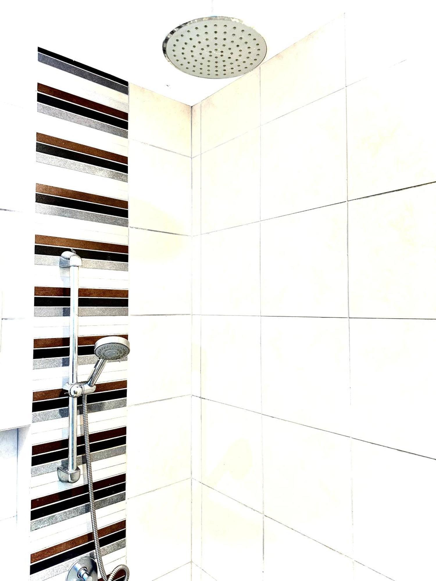 The Robertson 2b At Bukit Bintang With Netflix,trx,klcc,pavilion,lalaport Apartemen Kuala Lumpur
